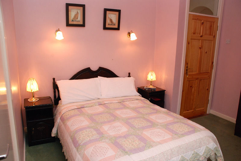 The Bungalow Farmhouse Clomantagh Экстерьер фото
